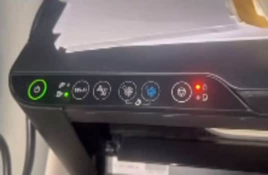 爱普生L3253一通电三灯常亮按住停止后变四灯同时闪固件刷机修复